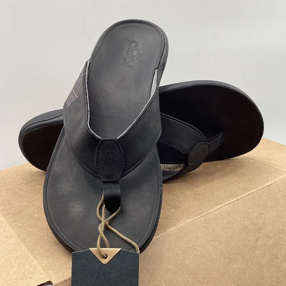 OluKai Tuahine Men 11 Black Leather Flip Flop Sandals 10465-4040 Waterproof NWT